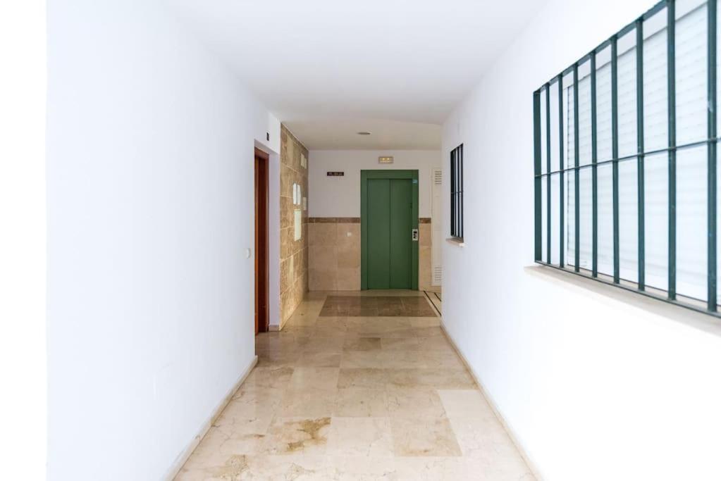 Apartamento con parking gratis en el centro de Malaga Apartamento Exterior foto